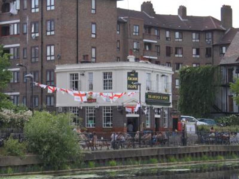 Anchor & Hope London E5. (Pub, External). Published on 31-10-2013