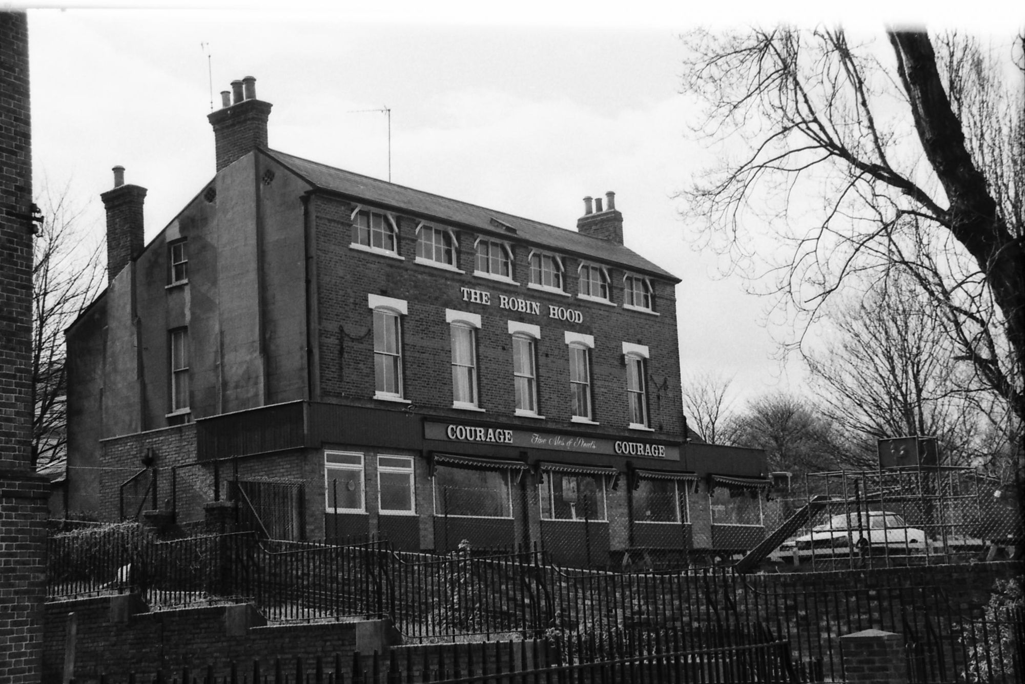Robin Hood London E5 taken in 1989.. (Pub, External, Key). Published on 18-04-2018