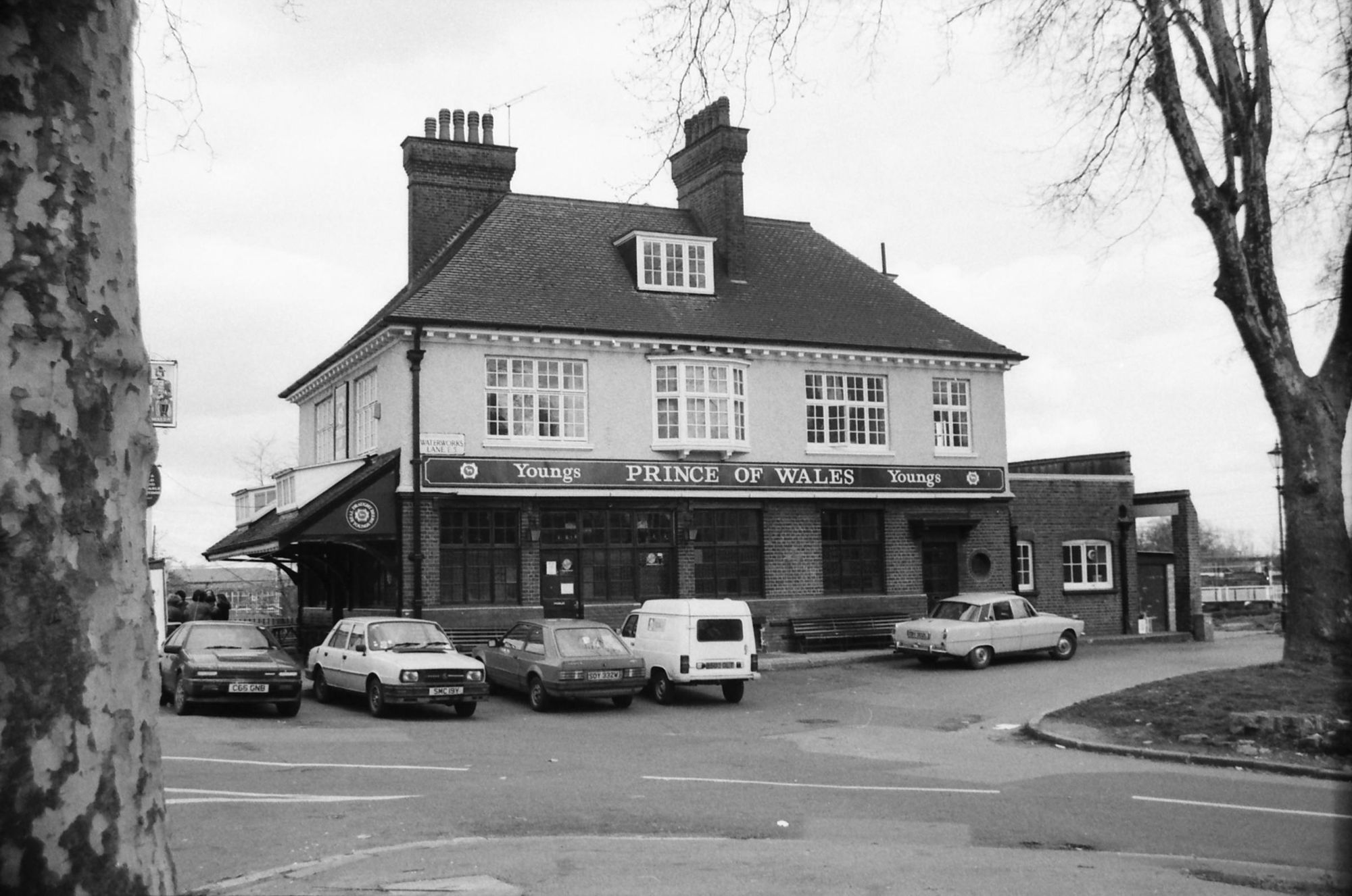 Prince of Wales London E5 taken in 1989.. (Pub, External). Published on 18-04-2018