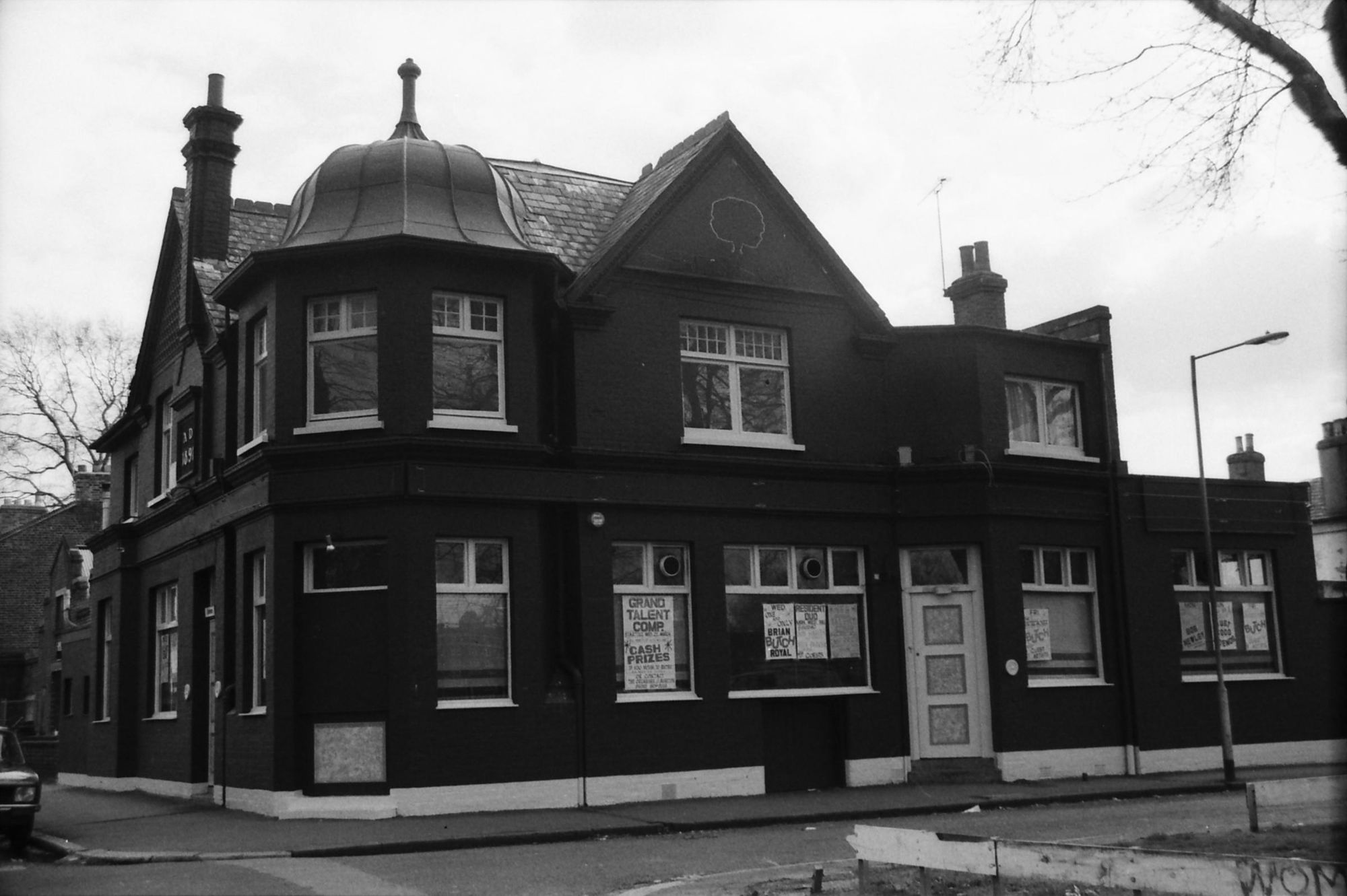 British Oak London E5 taken in 1989.. (Pub, External, Key). Published on 18-04-2018