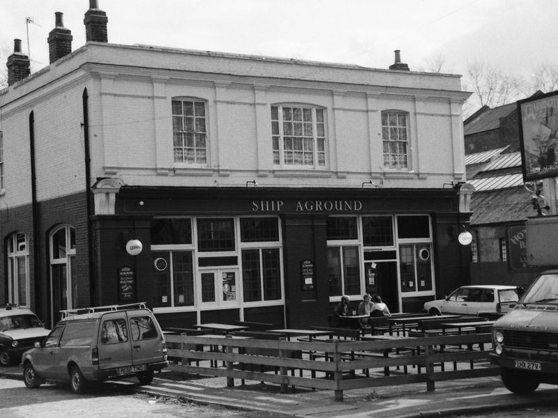Ship Aground London E5 taken in 1989.. (Pub, External, Key). Published on 18-04-2018
