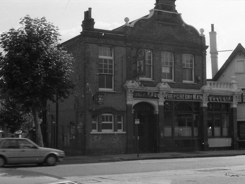 Green Man London E6 taken 24-08-1986.. (Pub, External). Published on 18-04-2018