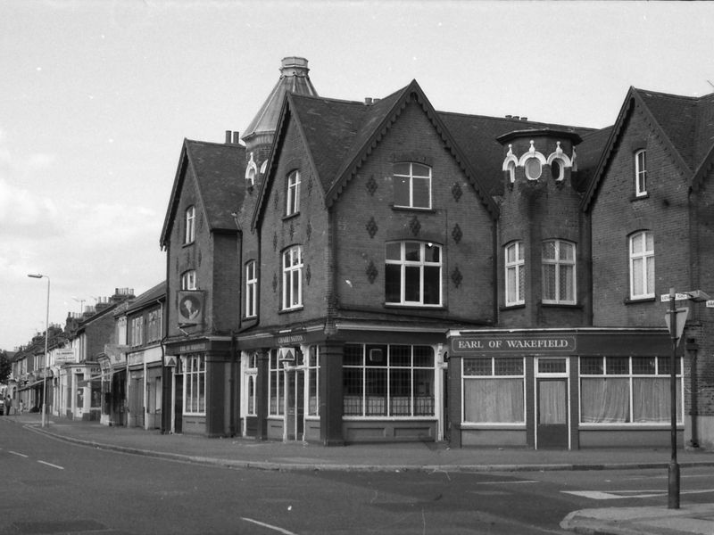 Earl of Wakefield London E6 taken 24-08-1986.. (Pub, External, Key). Published on 18-04-2018
