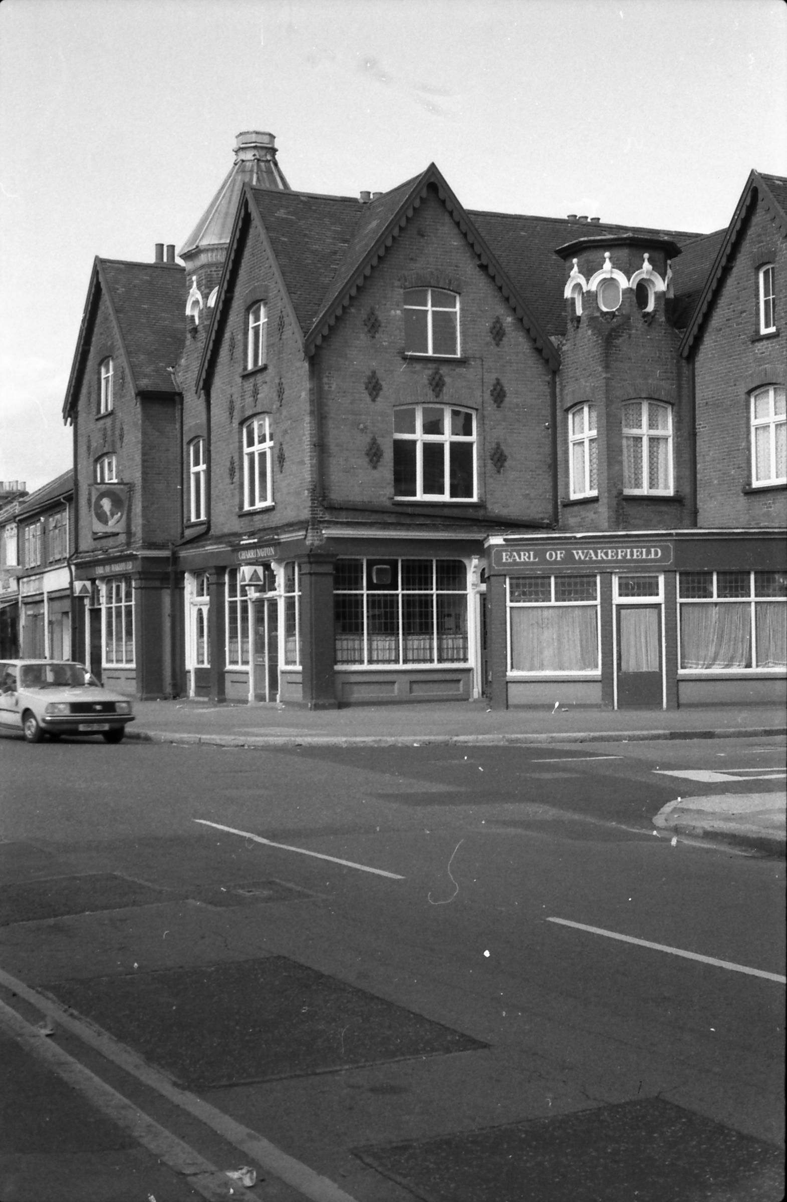 Earl of Wakefield London E6 taken 24-08-1986.. (Pub, External). Published on 18-04-2018