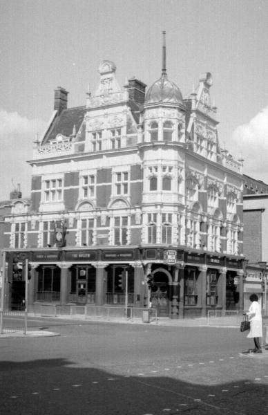 Boleyn London E6 taken in 1986.. (Pub). Published on 29-04-2016