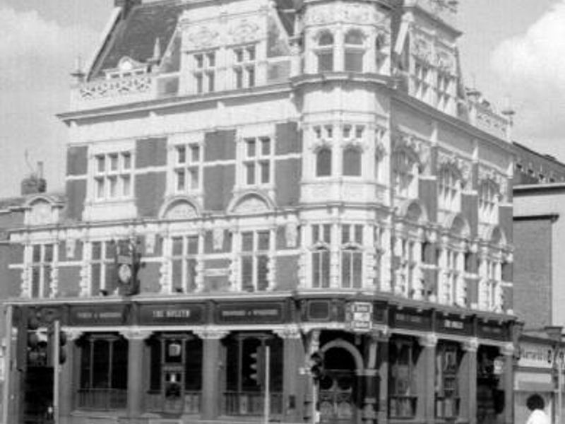 Boleyn London E6 taken in 1986.. (Pub). Published on 29-04-2016 