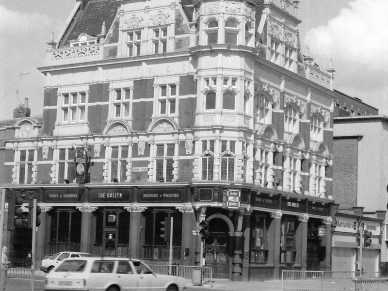 Boleyn London E6 taken in 1986.. (Pub, External). Published on 18-04-2018 
