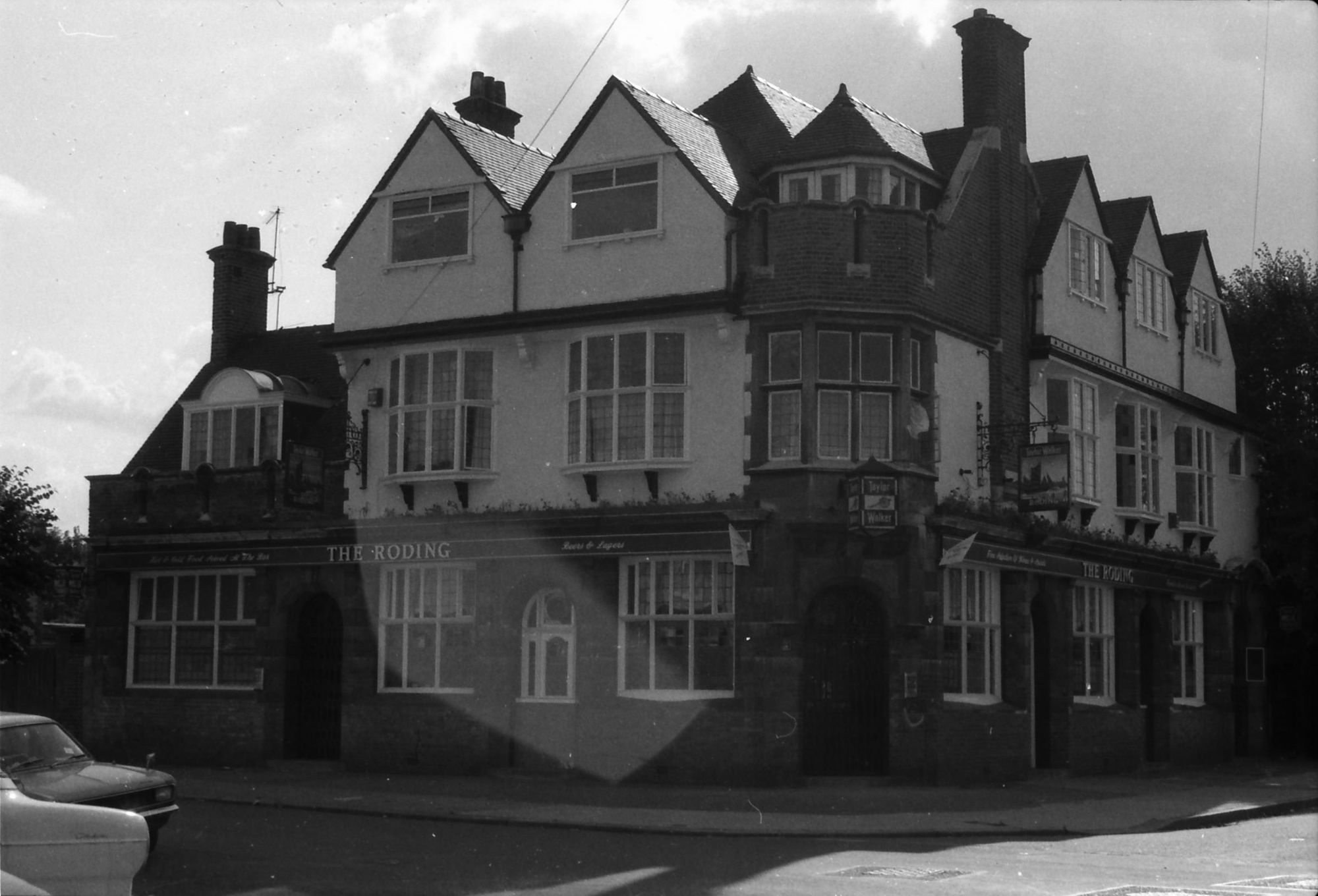 Roding London E6 taken 24-08-1986.. (Pub, External, Key). Published on 18-04-2018