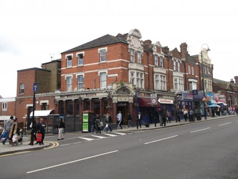 Overdraft Tavern London E6. (Pub, External). Published on 31-10-2013