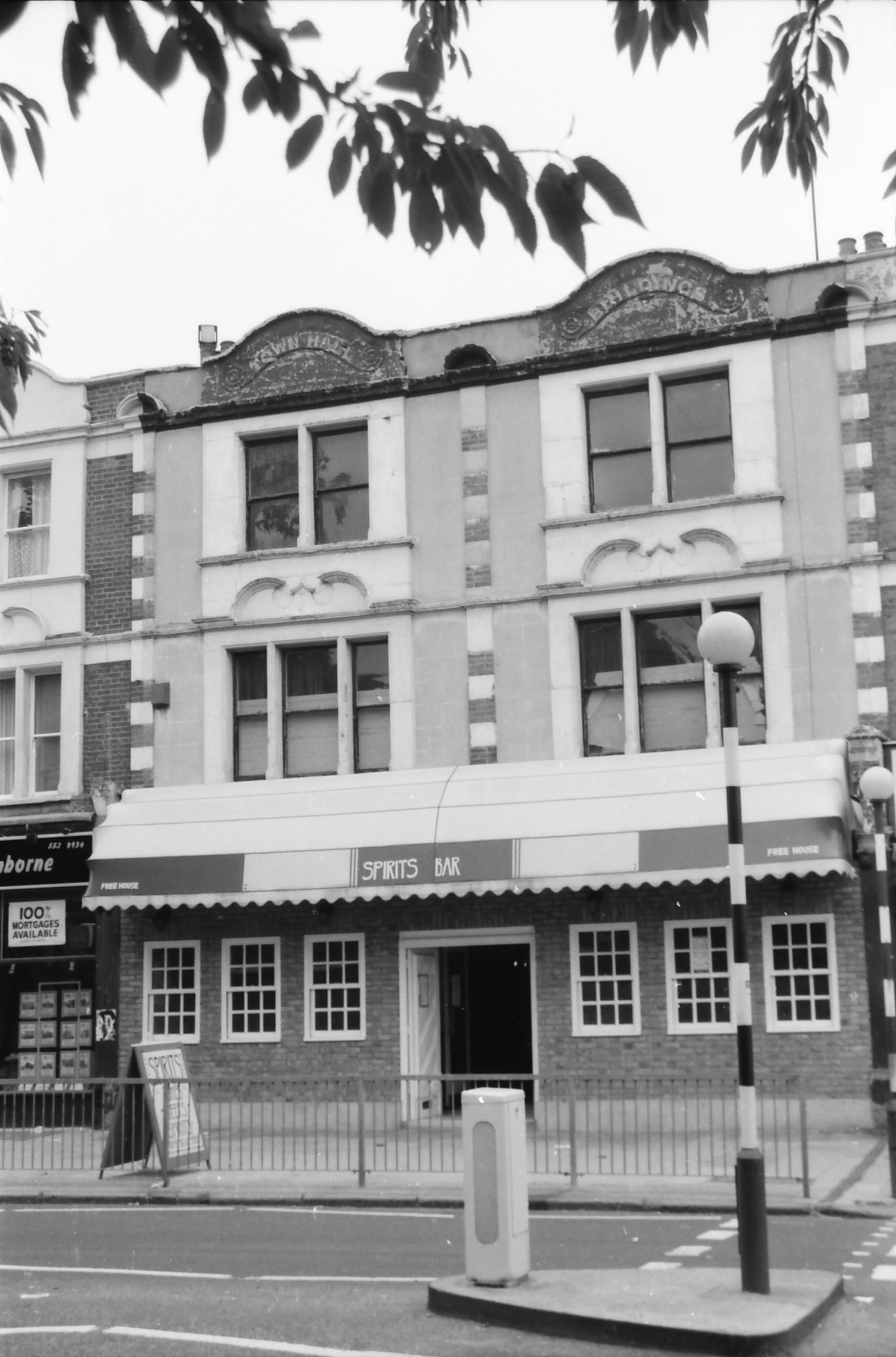 Spritis Bar London E6 taken 17 Sept 1988.. (Pub, External). Published on 18-04-2018