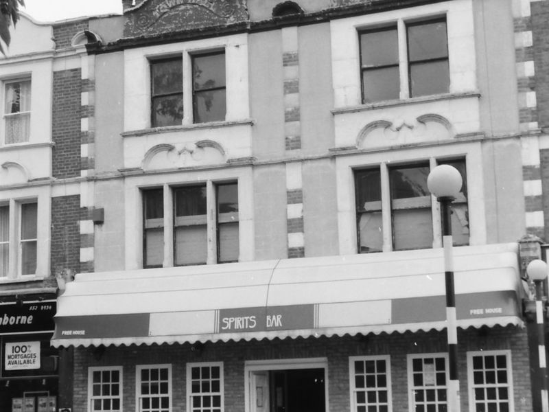 Spritis Bar London E6 taken 17 Sept 1988.. (Pub, External). Published on 18-04-2018