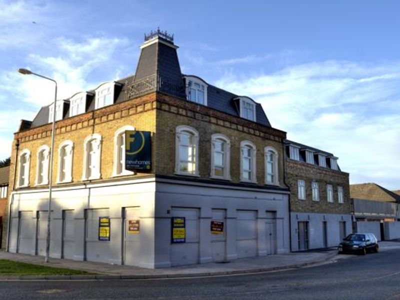 Ferndale Hotel London E6. (Pub, External). Published on 31-10-2013