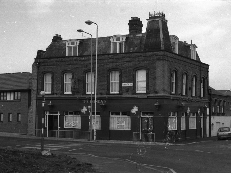 Ferndale London E6 taken in 1987.. (Pub, External). Published on 18-04-2018