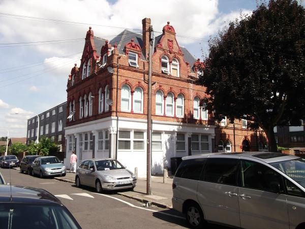 Earl Derby London E7 taken Aug 2013. (Pub, External). Published on 02-12-2013