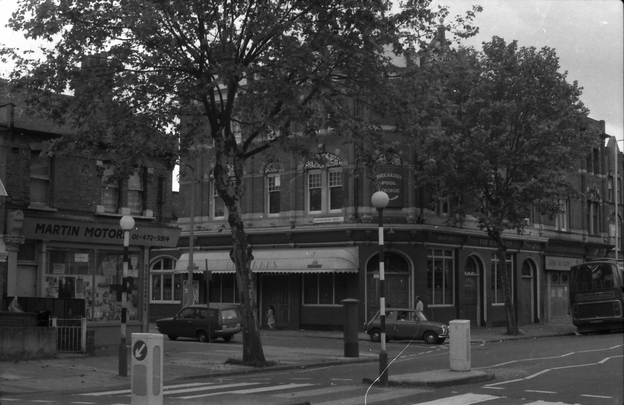 Rising Sun London E7 taken July 1987.. (Pub, External). Published on 18-04-2018