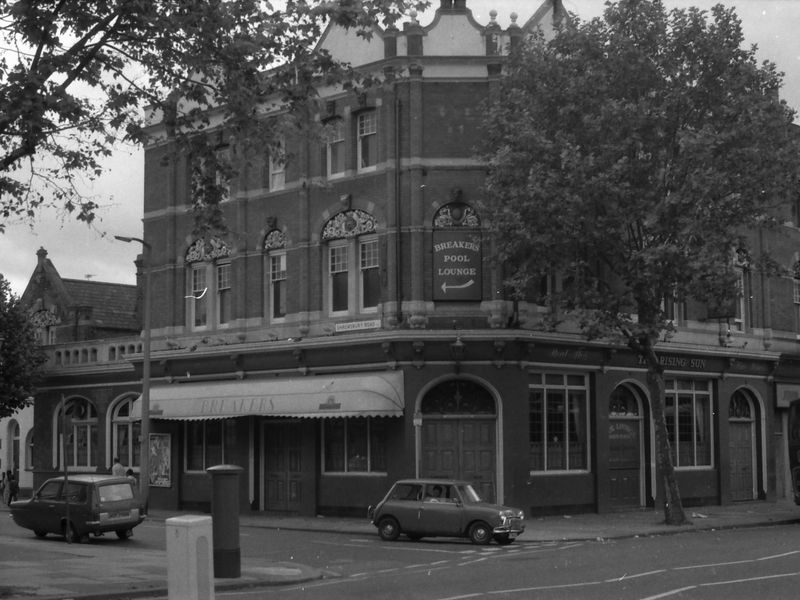 Rising Sun London E7 taken July 1987.. (Pub, External). Published on 18-04-2018