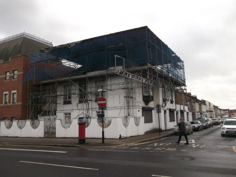 Simpsons London E7 taken 2018/01/04. (Pub, External). Published on 11-03-2019