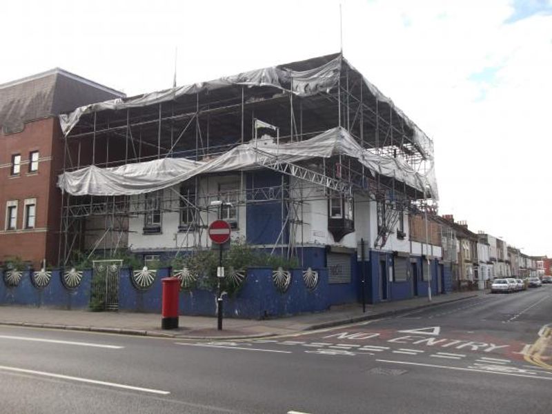 Simpsons London E7 taken Aug 2013. (Pub, External). Published on 02-12-2013