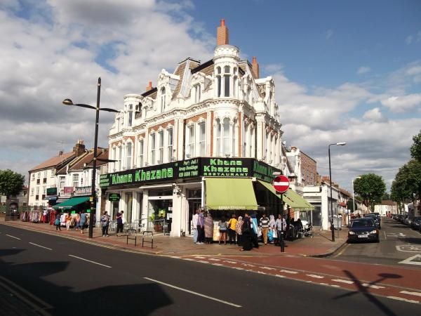 White Hart London E7 taken Aug 2013. (Pub, External). Published on 02-12-2013