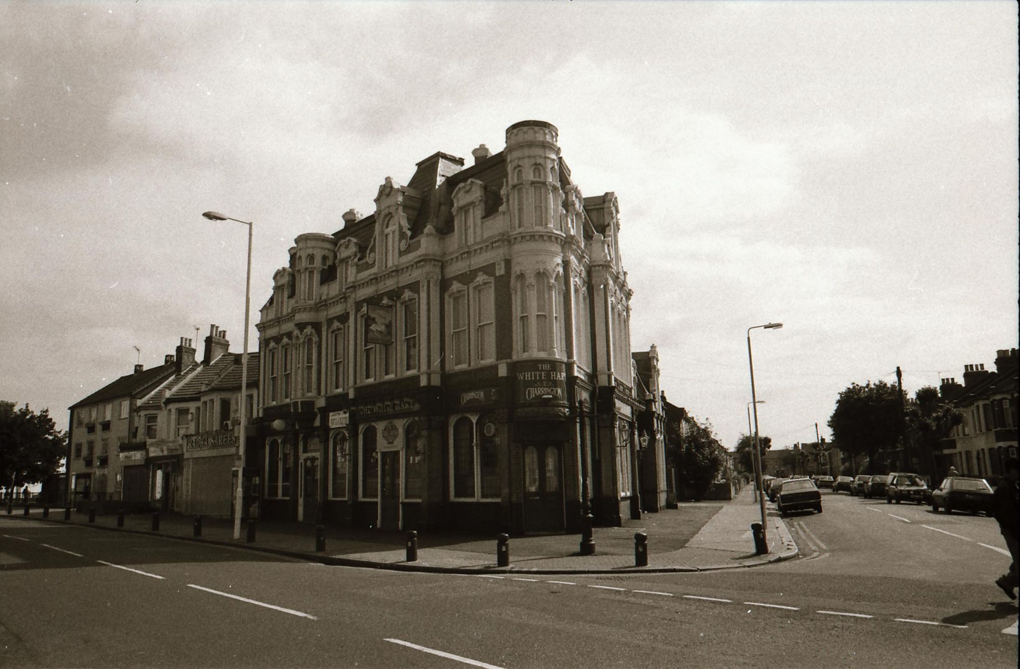 White Hart London E7 taken May 1994.. (Pub, External). Published on 18-04-2018