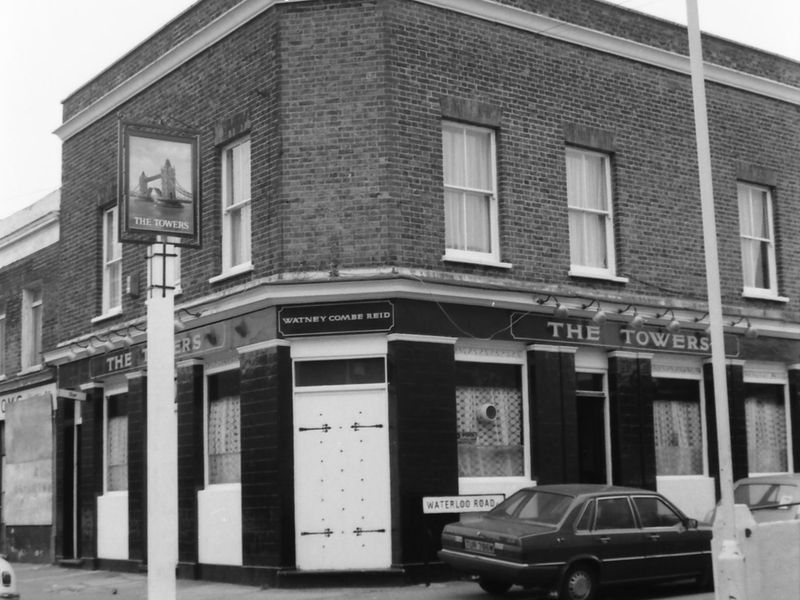 Towers London E7 taken Sept 1988.. (Pub, External, Key). Published on 18-04-2018