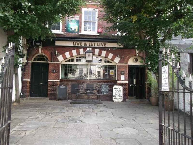Live & Let Live London E7 taken Aug 2013. (Pub, External). Published on 02-12-2013 