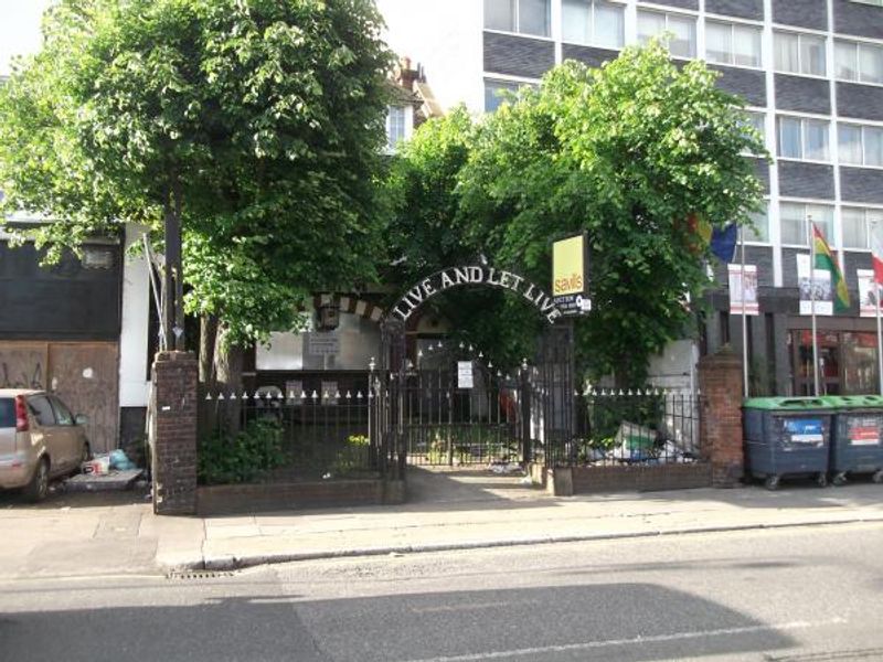 live & Let Live London E7 taken May 2014. (Pub, External). Published on 24-05-2014 