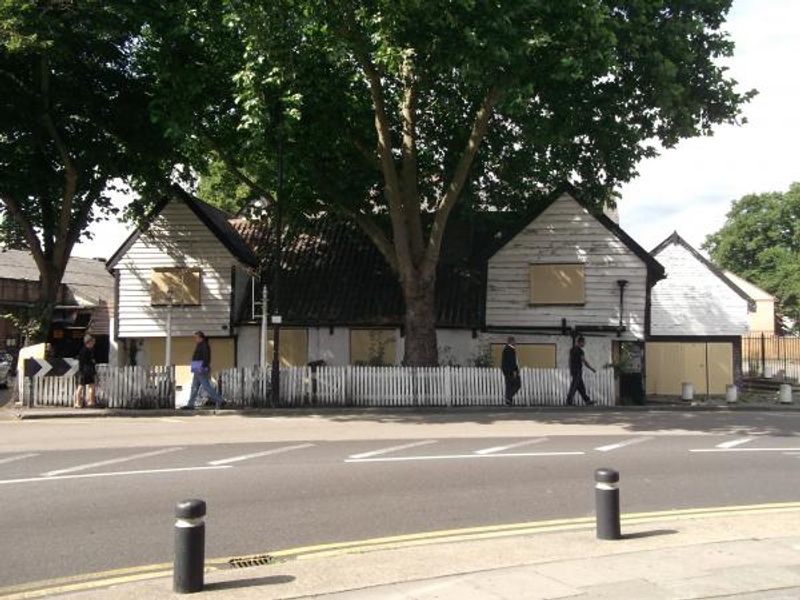 Old Spotted Dog London E7 taken Aug 2013. (Pub, External). Published on 02-12-2013 