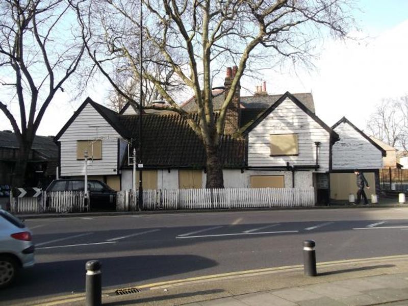 Old Spotted Dog London E7 taken Feb 2014. (Pub, External). Published on 06-04-2014 