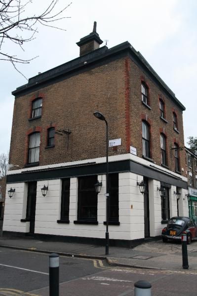 Spurstowe Arms London E8. (Pub, External). Published on 01-11-2013