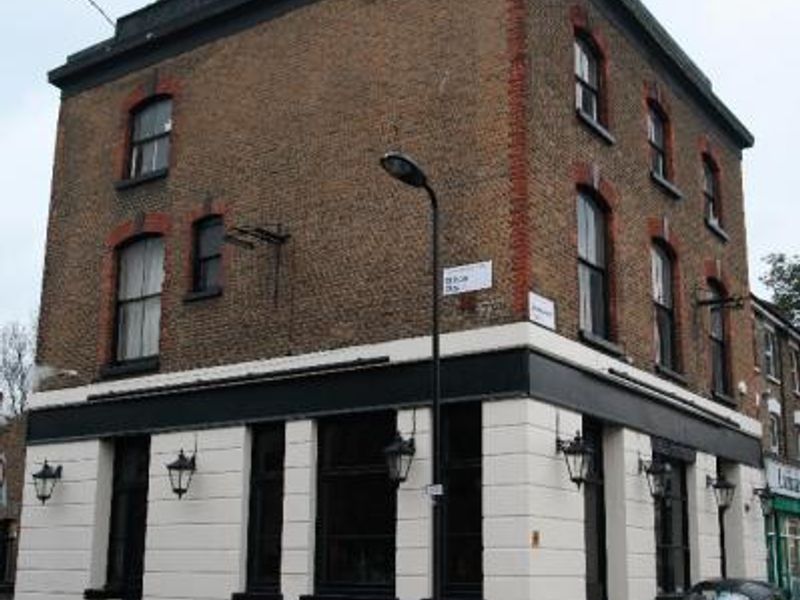 Spurstowe Arms London E8. (Pub, External). Published on 01-11-2013