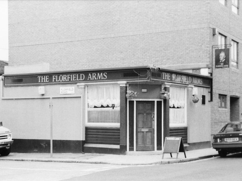 Florfield Arms London E8 taken 2 July 1989.. (Pub, External). Published on 21-06-2018