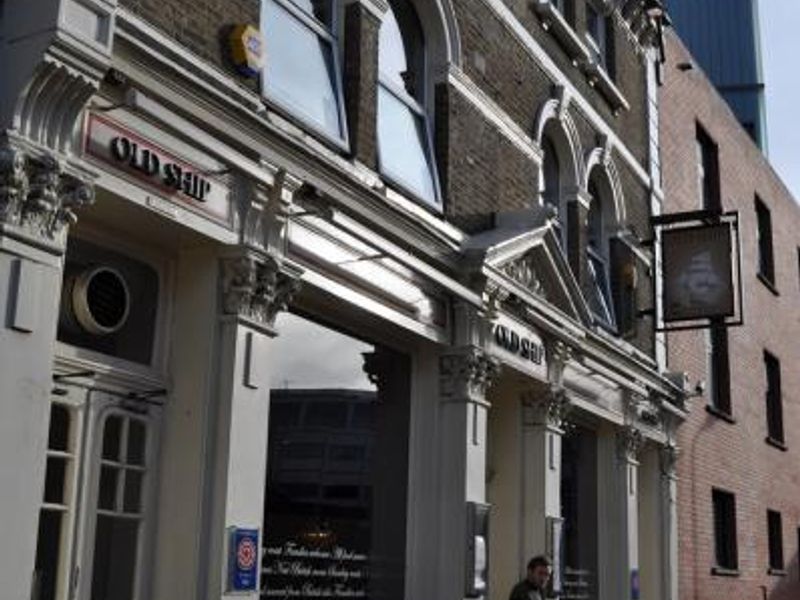 Old Ship London E8. (Pub, External). Published on 01-11-2013 
