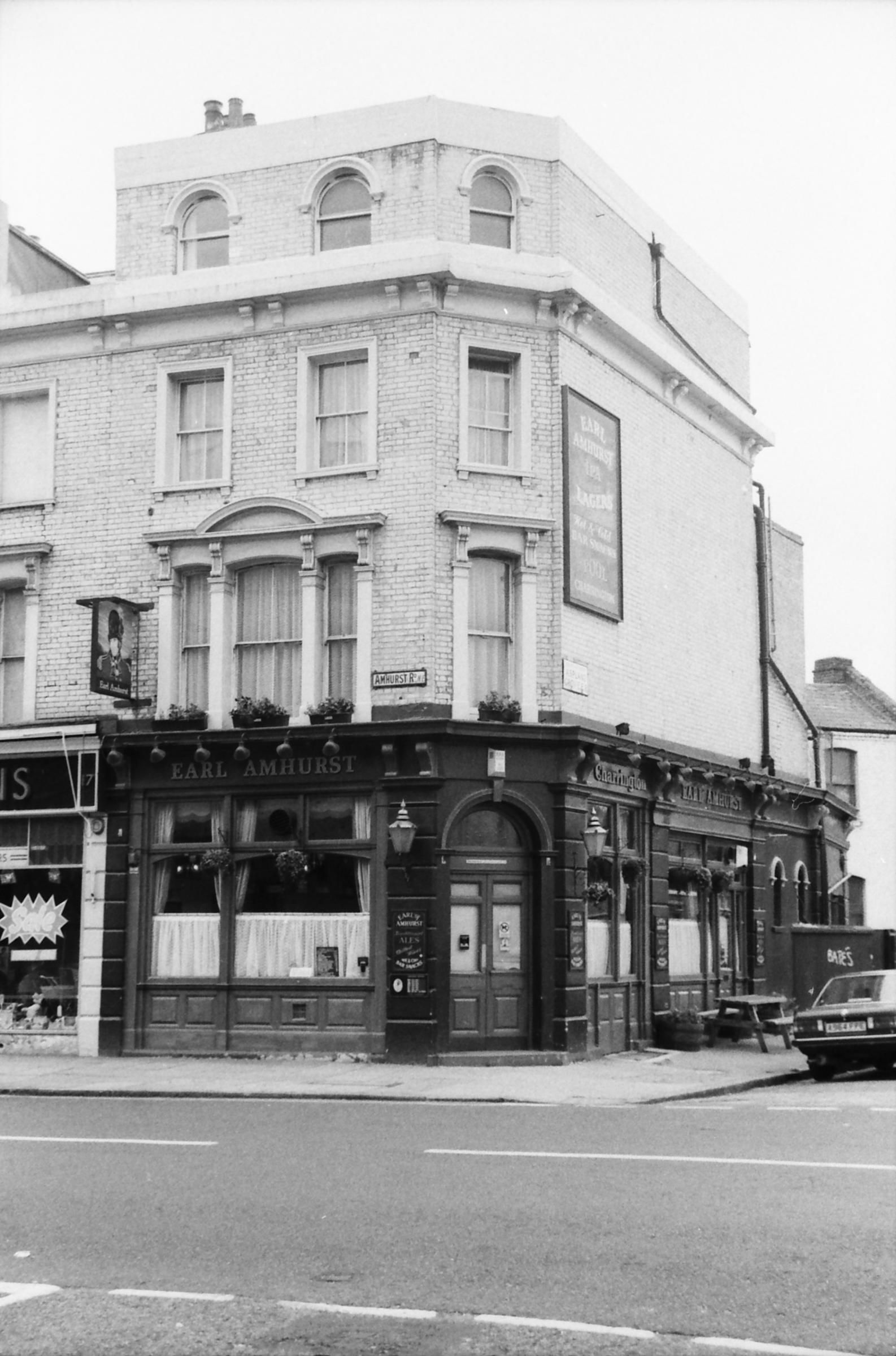 Earl Amhurst London E8 taken 2 July 1989.. (Pub, External). Published on 21-06-2018