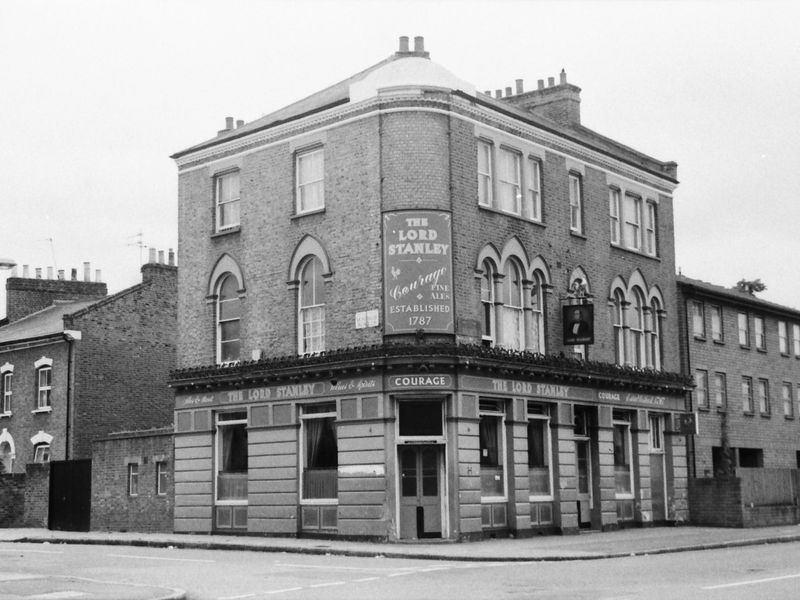 Lord Stanley London E8 taken 2 July 1989.. (Pub, External). Published on 21-06-2018 
