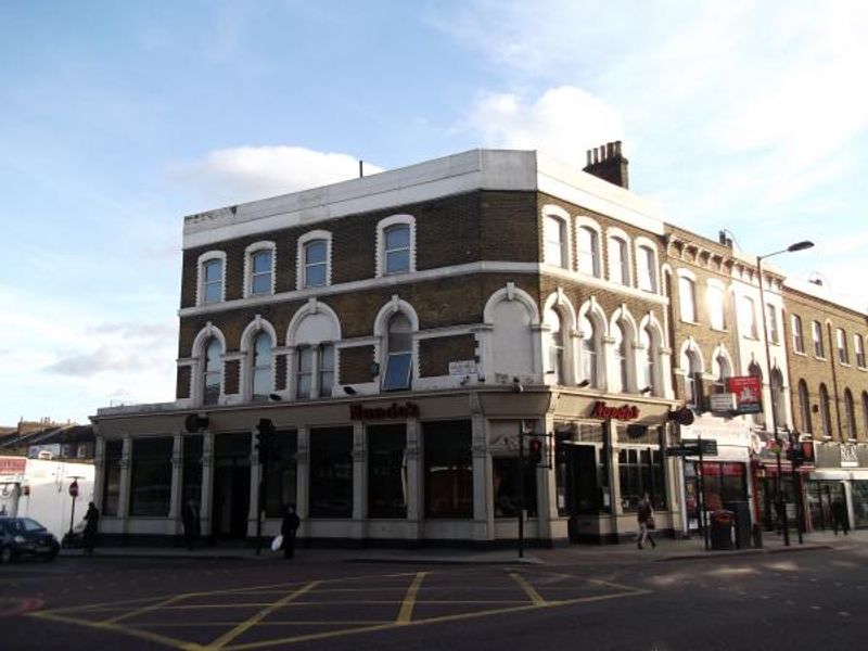 Castle London E8 taken Jan 2014. (Pub, External). Published on 22-01-2014