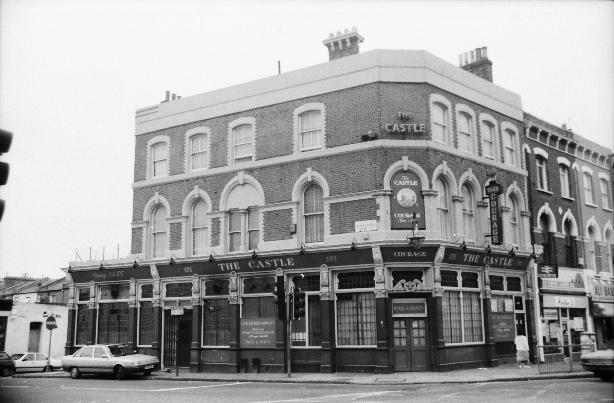 Castle London E8 taken 2 July1989. (Pub, External). Published on 21-06-2018