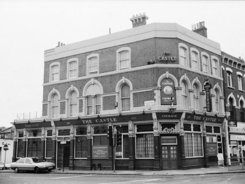 Castle London E8 taken 2 July1989. (Pub, External). Published on 21-06-2018