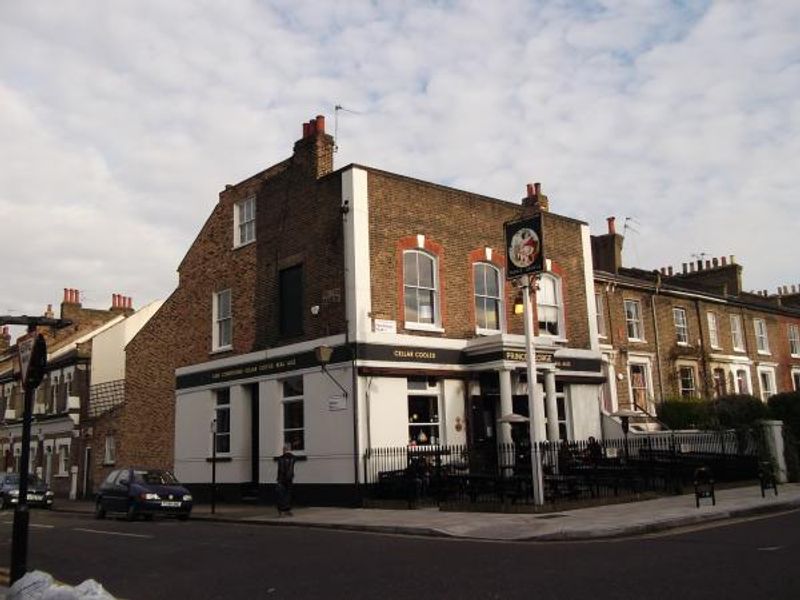 Prince George London E8 taken April 2015. (Pub, External, Key). Published on 04-05-2015 