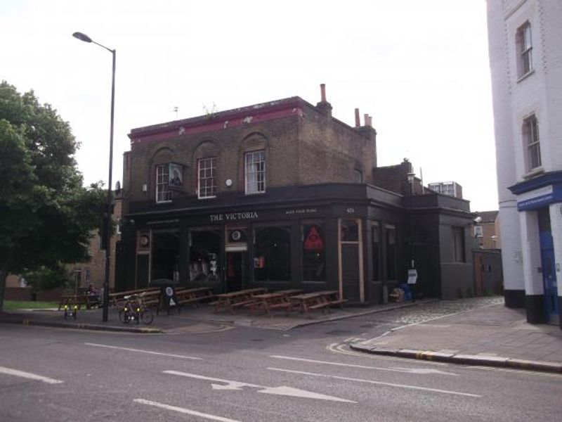 Victoria London E8 taken May 2015. (Pub, External). Published on 13-06-2015