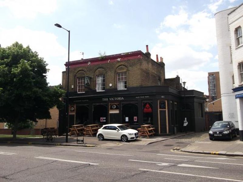 Victoria London E8 taken June 2015. (Pub, External, Key). Published on 13-08-2015