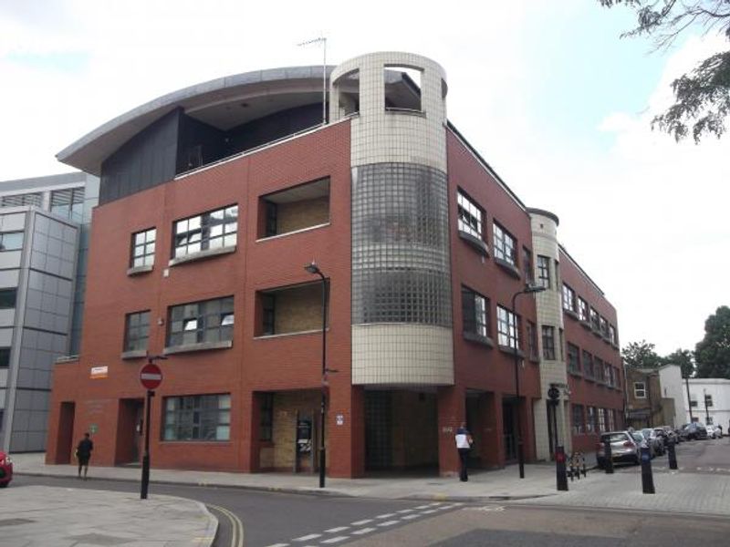 White Horse (site of ) London E8 taken June 2015. (Pub, External, Key). Published on 13-08-2015 