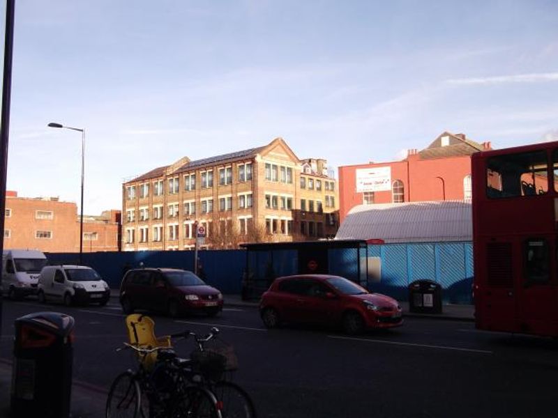 Kings Arms London E8 taken Jan 2014 (where it was). (Pub, External). Published on 23-01-2014