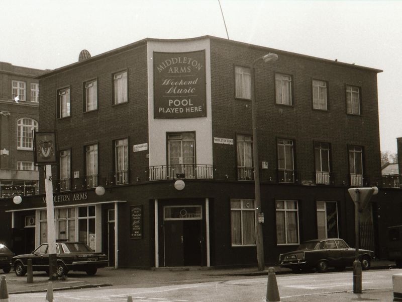 Middleton Arms London E8 taken in July 1989.. (Pub, External). Published on 21-06-2018