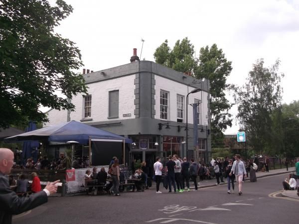 Taylors/Pub on the Park London E8 taken May 2015. (Pub, External). Published on 13-06-2015