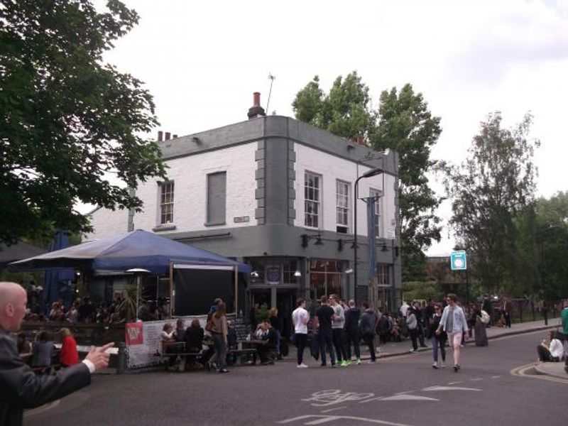 Taylors/Pub on the Park London E8 taken May 2015. (Pub, External). Published on 13-06-2015
