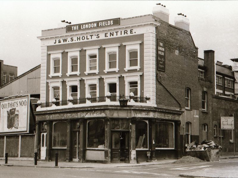 London Fields London E8 taken in July 1989.. (Pub, External). Published on 21-06-2018