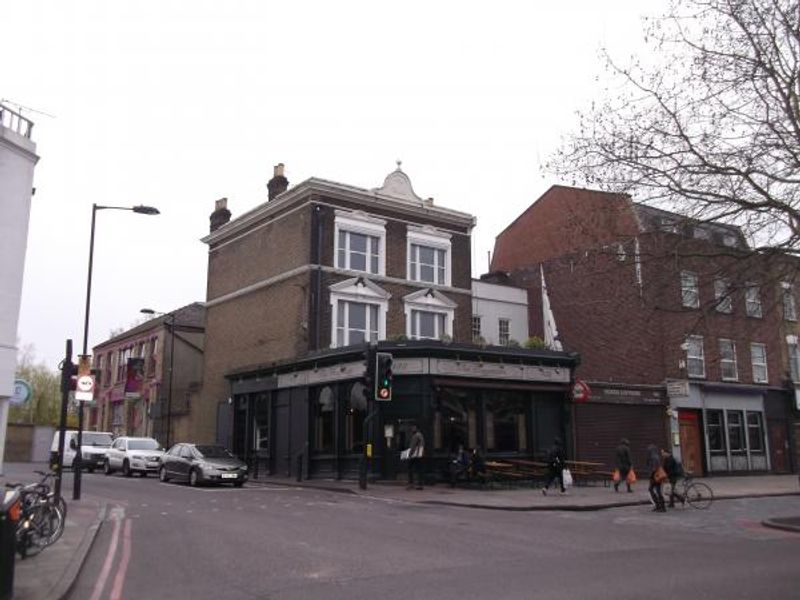 Uncle Sams London E8 taken April 2015. (Pub, External, Key). Published on 04-05-2015