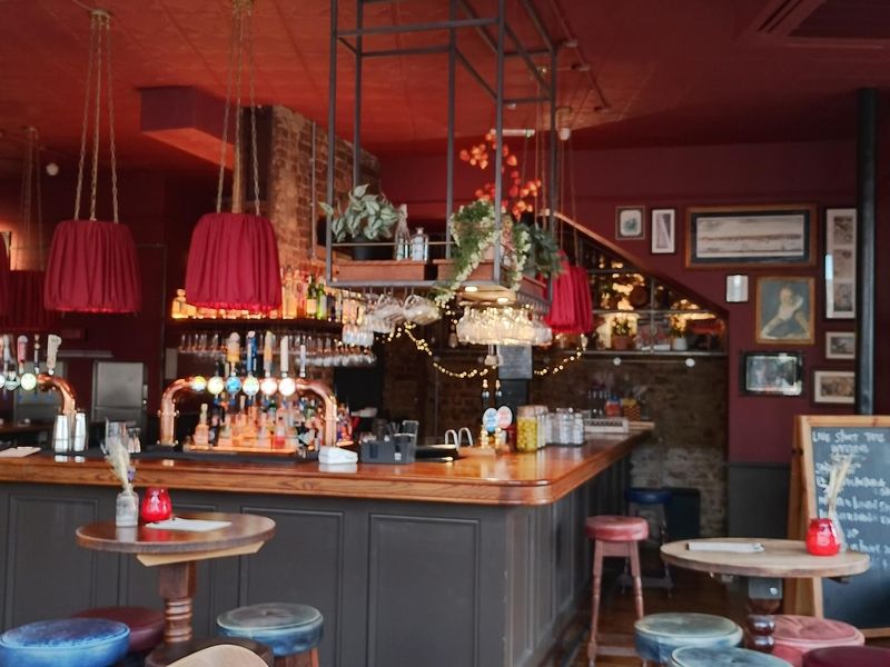 Taken 28 October 2025. (Bar). Published on 29-10-2025 