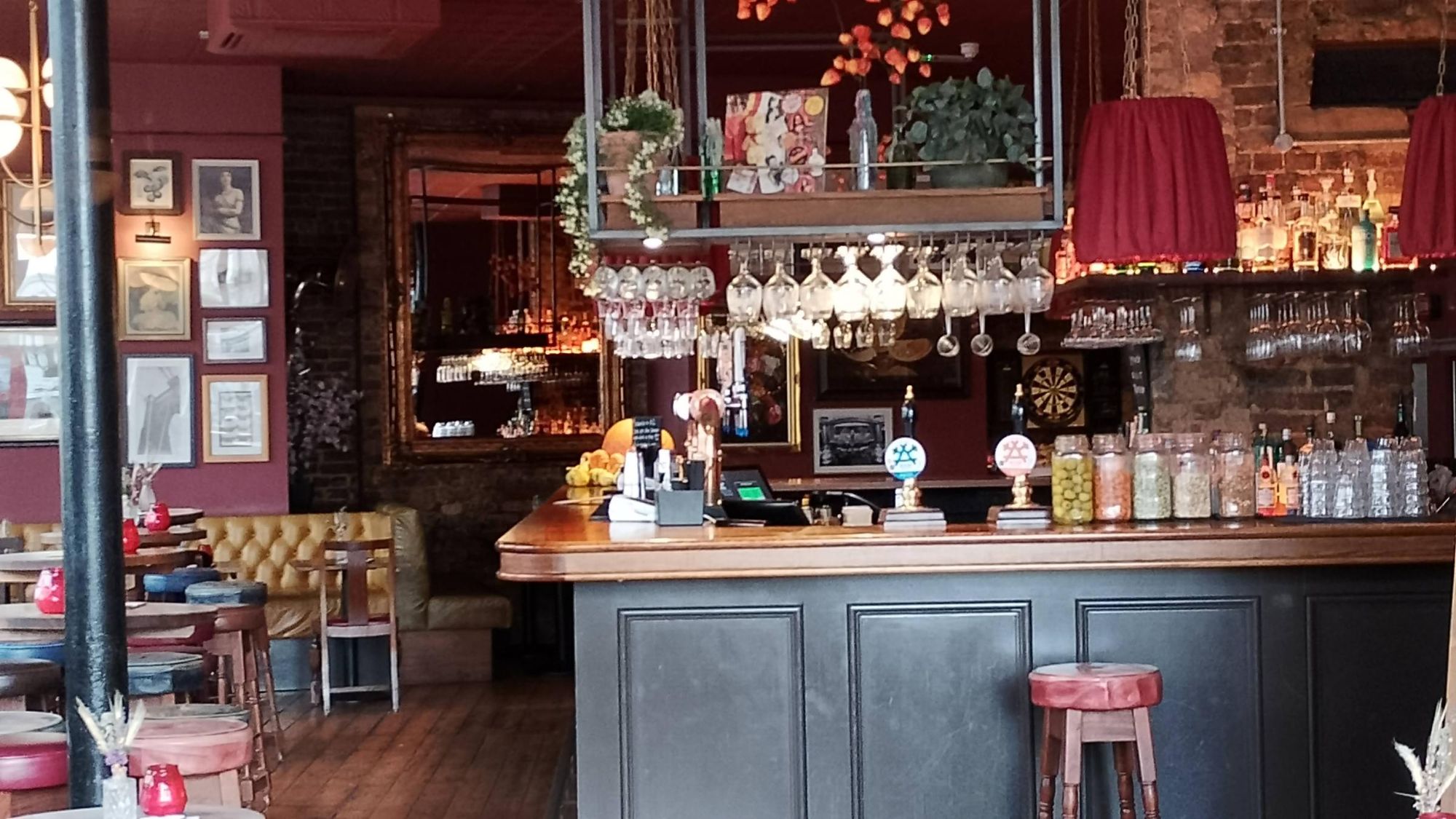 Taken 28 October 2025. (Bar). Published on 29-10-2025